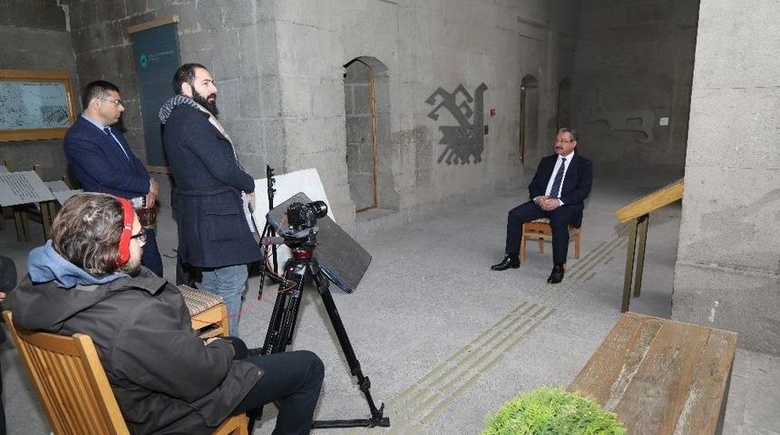 Er&uuml; Rekt&ouml;r&uuml; G&uuml;ven, Trt Belgeselinde Gevher Nesibe Şifahanesini Anlattı