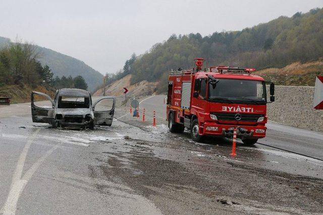 Seyir Halindeki Araç Alev Alev Yandı