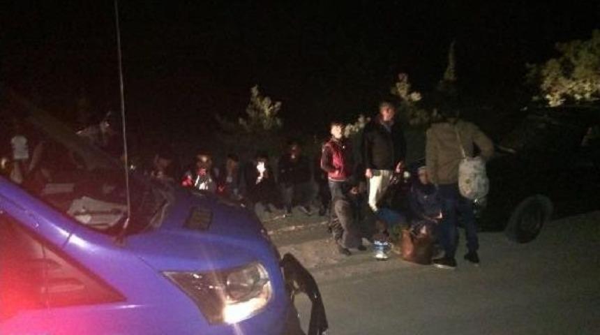 &Ccedil;eşme'de 38 Ka&ccedil;ak Yakalandı