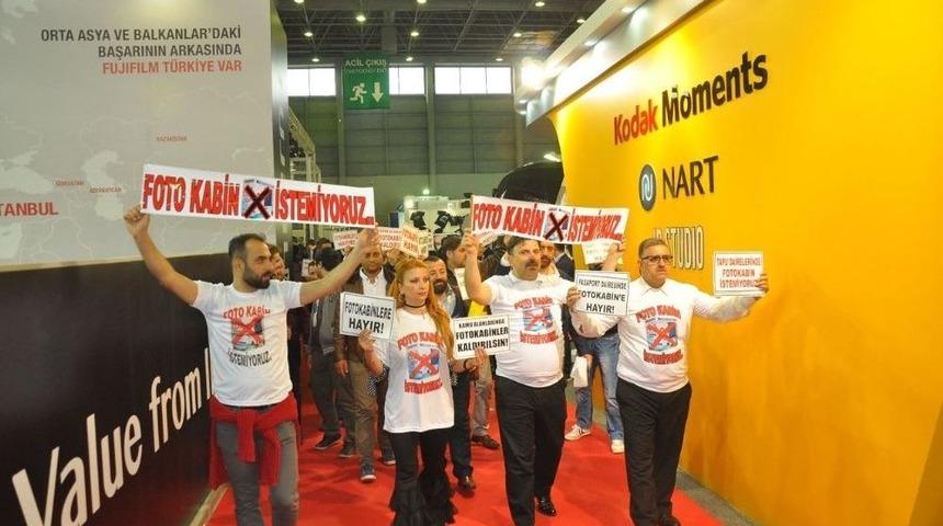 Fotoğraf&ccedil;ılardan &rsquo;fotokabin&rsquo;lere Tepki