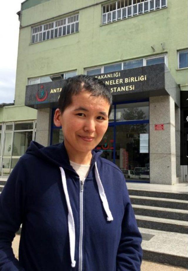 Kırgız Malika Artık Yürüyor