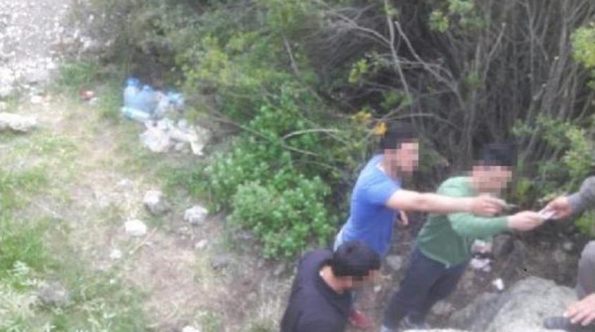 Aliağa'da Ka&ccedil;ak Kazıya 4 G&ouml;zaltı