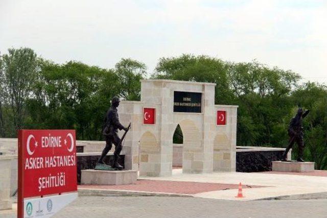 Edirne Şehitliğindeki Masalar Çalındı