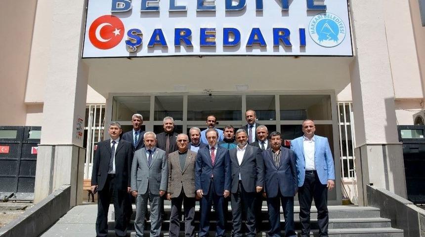 Milletvekili K&uuml;l&uuml;nk&rsquo;ten Hakkarili &Ouml;ğrencilere Hediye