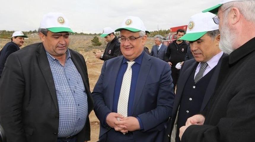 Yeşil Aksaray İ&ccedil;in Fidanlar Toprakla Buluşturuldu