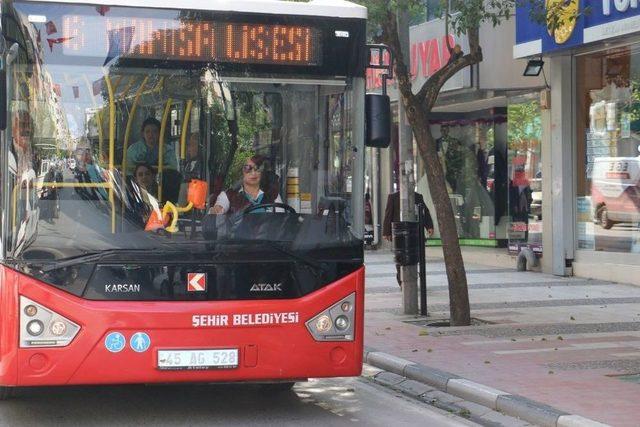 Fenalaşan Yolcuyu Kadın Sürücü Kurtardı