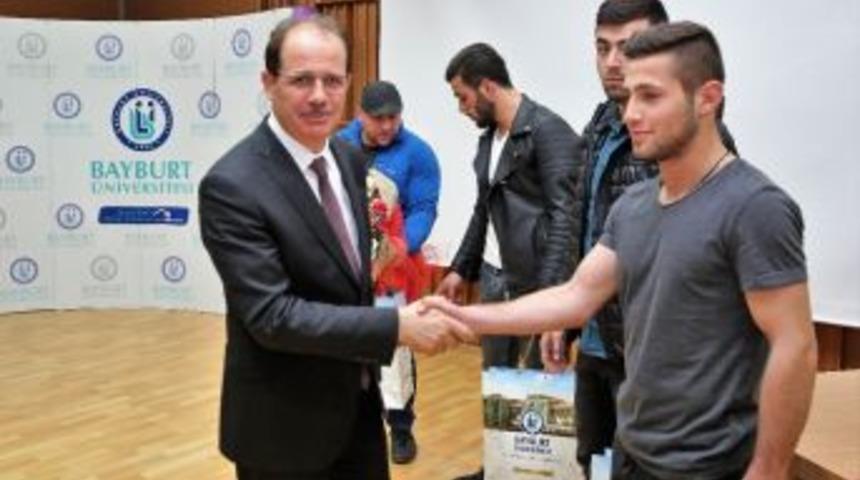 Başarılı &Ouml;ğrenciler &Ouml;d&uuml;llendirildi