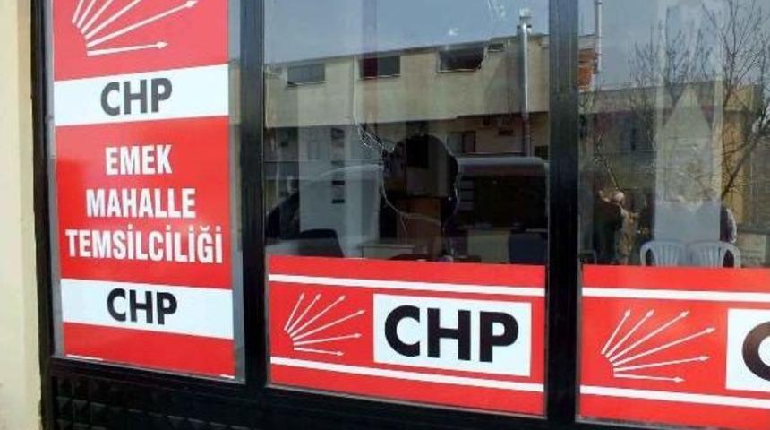 Darıca'da Chp'nin Mahalle Temsilciliğinin Camı Kırıldı