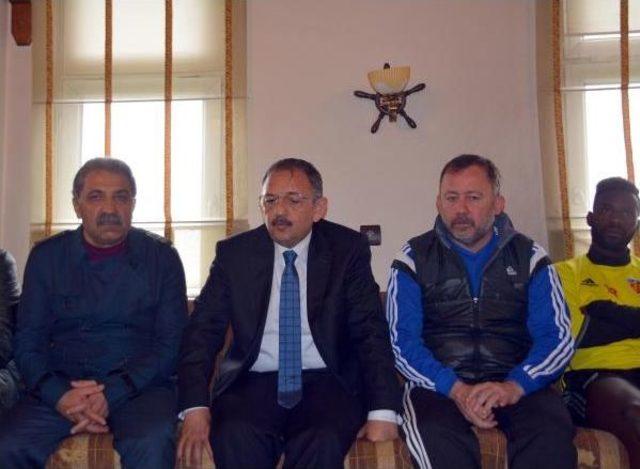 Bakan'dan Kayserispor'a Destek Ziyareti: Nazara Mı Geldiniz?