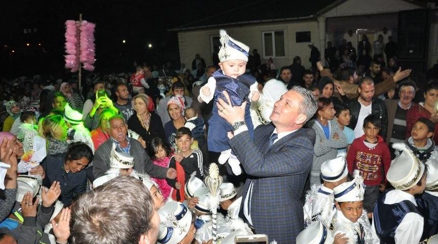 100 &Ccedil;ocuğu S&uuml;nnet Ettirdiler