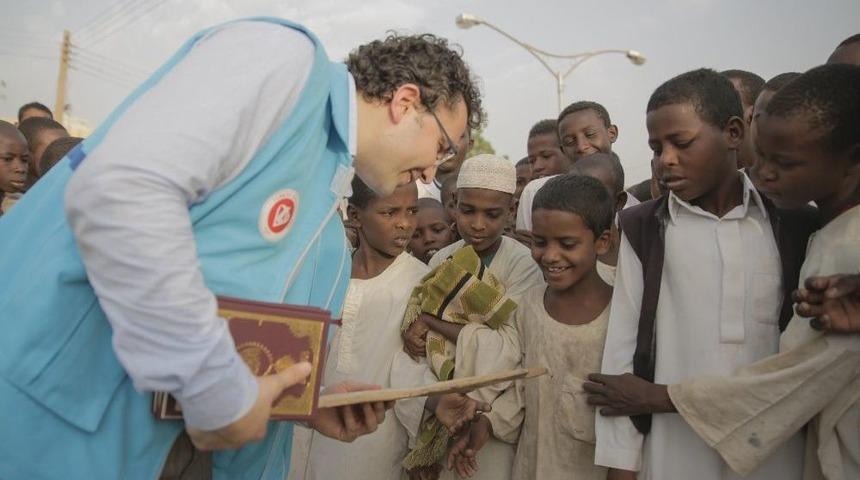 T&uuml;rkiye Diyanet Vakfından Sudan&rsquo;a 30 Bin Kur&rsquo;an-ı Kerim