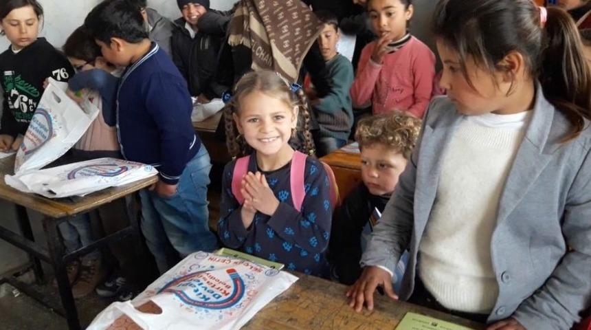 Başkan &Ccedil;etin, &Ccedil;obanbeyli &Ccedil;ocukları Sevindirdi