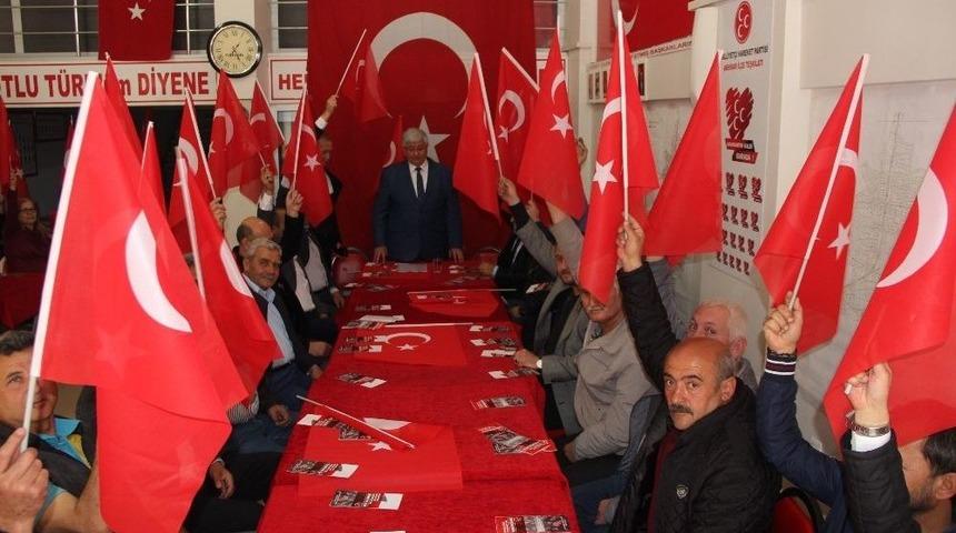 Akhisarlı Mhp&rsquo;liler &rsquo;evet&rsquo; İ&ccedil;in Toplandı