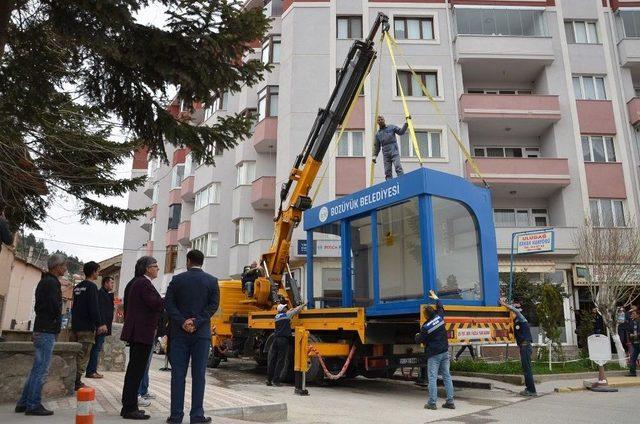 Bozüyük’te Klimalı Duraklara Bir Yenisi Daha Eklendi