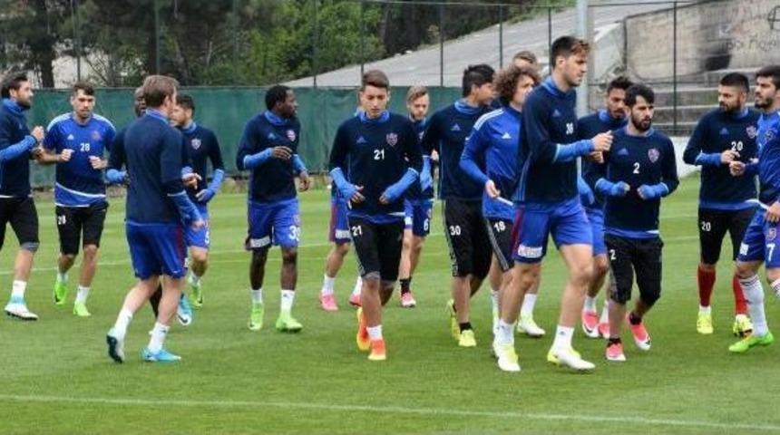 Kardemir Karab&uuml;kspor Asbaşkanı: Daha Oynanmamış 7 Ma&ccedil; Var