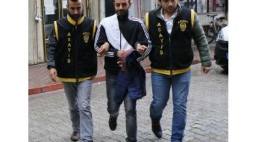 14 Yıl &Ouml;nce Kolyesi İ&ccedil;in Yengesini &Ouml;ld&uuml;ren Firari H&uuml;k&uuml;ml&uuml; Yakalandı