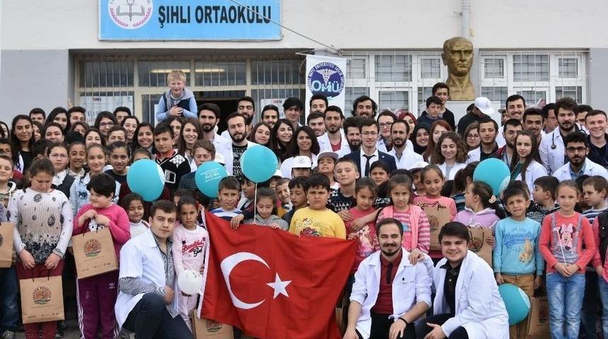 Hekimler Yardıma Koşuyor