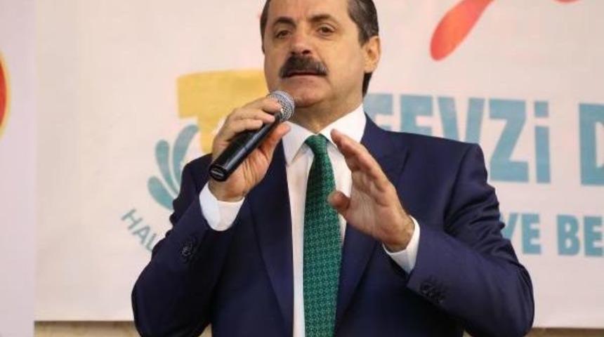 Bakan &Ccedil;elik: Millet Mecbur Kalıyor, Ak Parti'ye Oy Veriyor