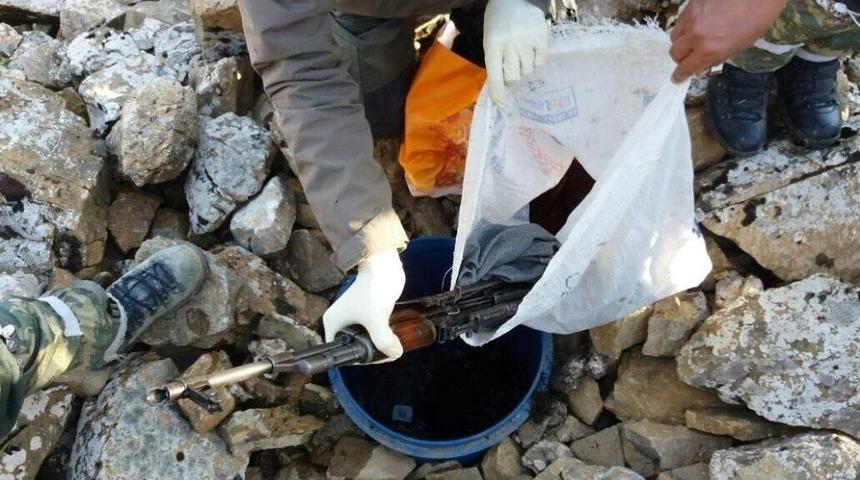 Bitlis&rsquo;te Toprağa G&ouml;m&uuml;l&uuml; Silah Ve M&uuml;himmat Bulundu