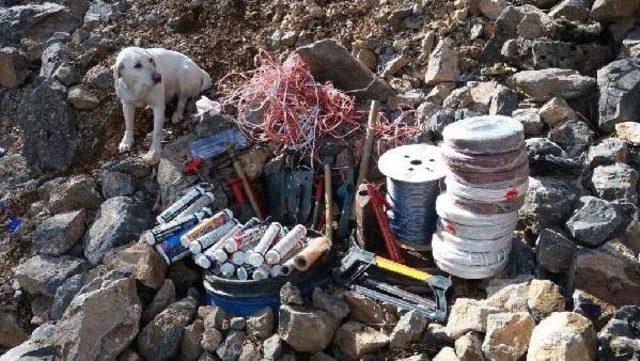 Bitlis’Te Toprağa Gömülü Silah Ve Mühimmat Ele Geçirildi