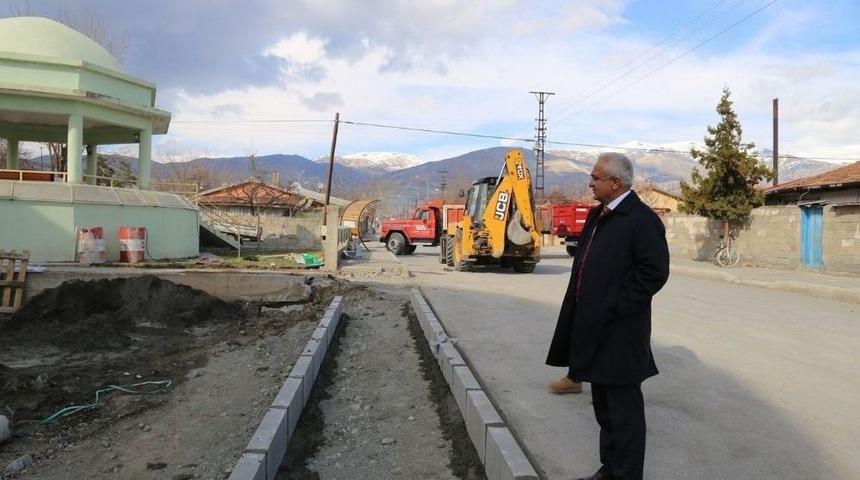 İbadethanelerin &Ccedil;evre D&uuml;zenlemeleri Devam Ediyor