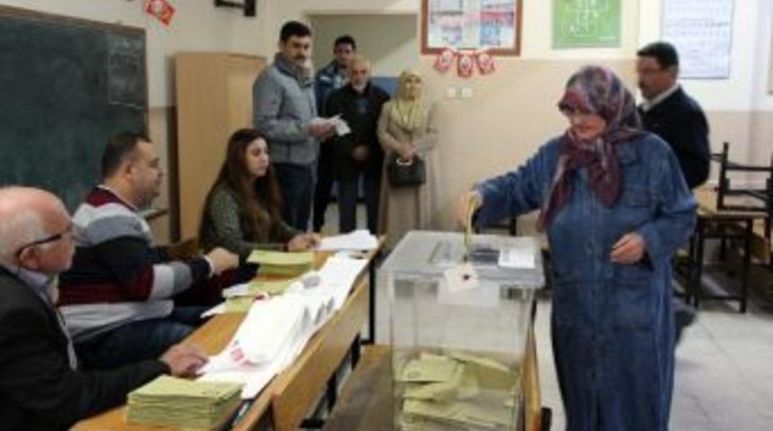 Manisa&rsquo;da Se&ccedil;men Sayısı Yaklaşık 19 Bin Kişi Arttı