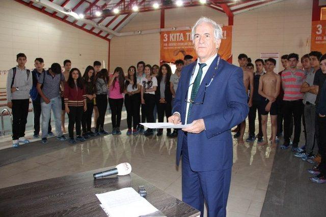 Dezavantajlı &Ouml;ğrenciler Y&uuml;zmeyi &Ouml;ğreniyor 2