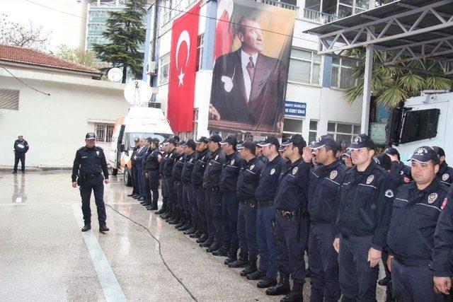 Başbakan Yardımcısı Kaynak Polis İle Yemekte Buluştu 1