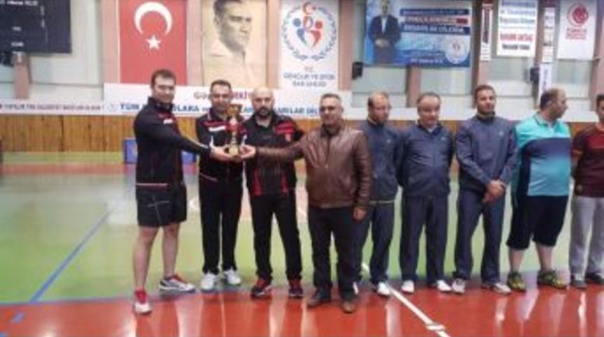 Ne&uuml; Masa Tenisi Takımı Nevşehir Şampiyonu Oldu