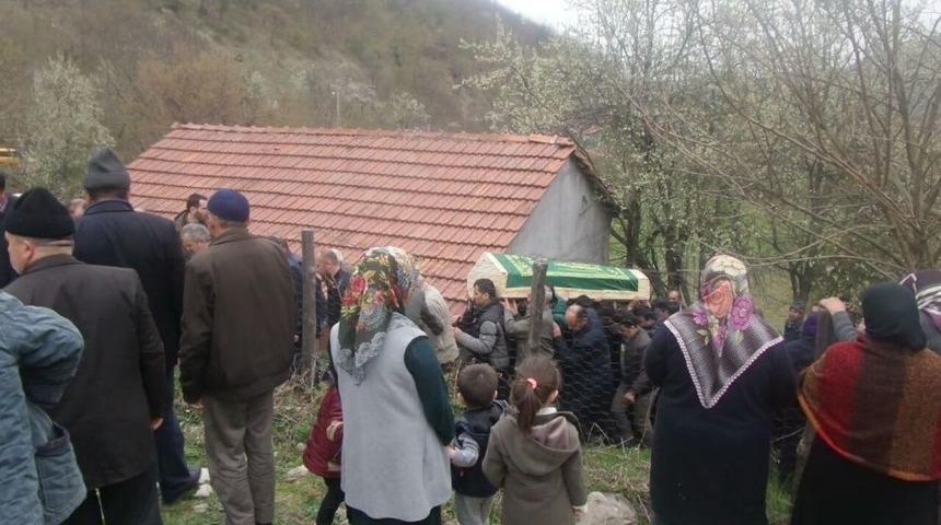 İstanbul&rsquo;da Barajda &Ouml;l&uuml; Bulunan Şahıs Sinop&rsquo;ta Defnedildi