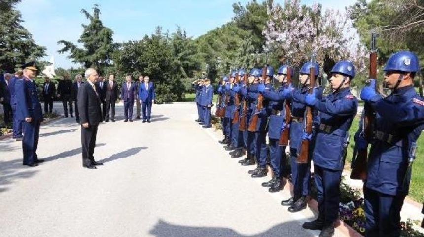 Tsk : Kılı&ccedil;daroğlu'nun 6'ncı Ana Jet &Uuml;s Komutanlığını Ziyareti Ile Ilgili Konu Incelenmektedir