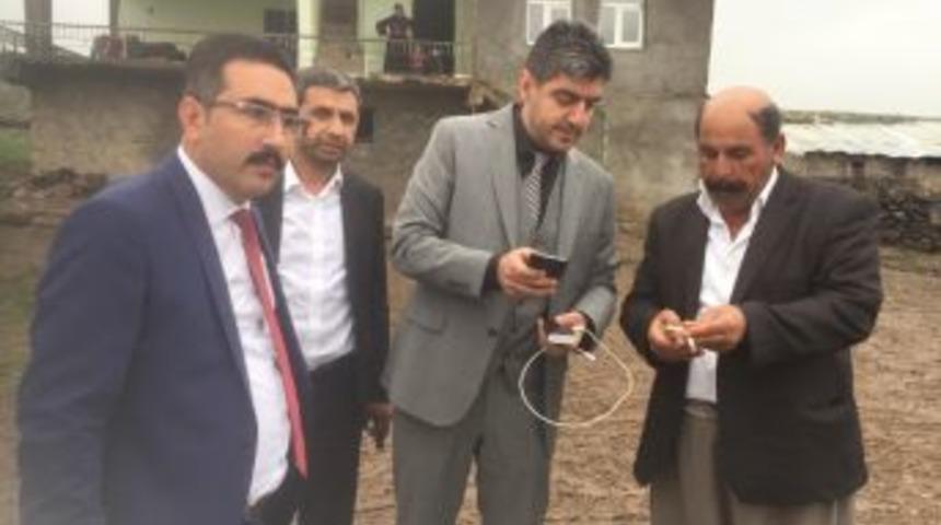 Ak Parti Bağlar İl&ccedil;e Başkanı Gezer, Gitmediği K&ouml;y Bırakmadı