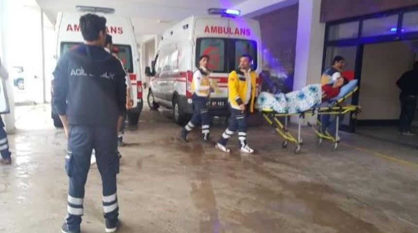 Mardin'de 82 &Uuml;niversite &Ouml;ğrencisi Yemekten Zehirlendi