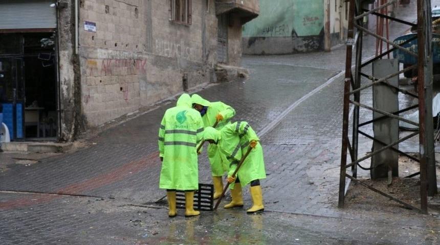 Belediye Ekipleri Su Baskınlarına Anında M&uuml;dahale Etti