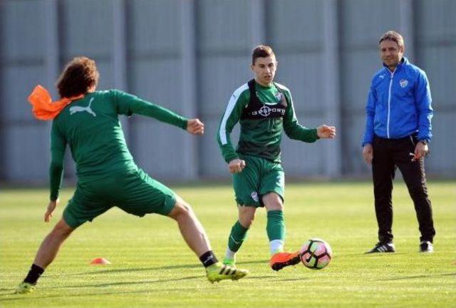 Bursaspor, Akhisar Belediyespor'a Hazırlanıyor