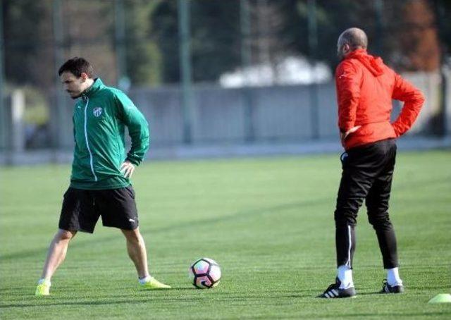 Bursaspor, Akhisar Belediyespor'a Hazırlanıyor