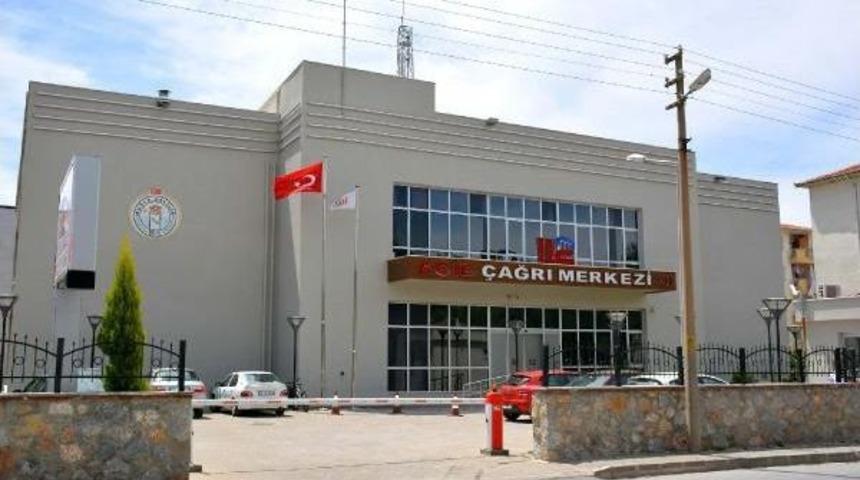 Bacağı Kırılan Tavuk I&ccedil;in Ambulans Istenmiş