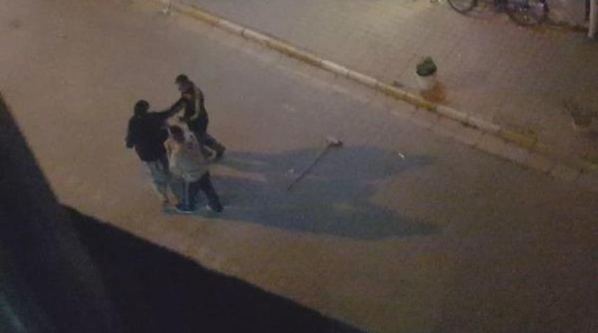 İla&ccedil; Parasını Veremeyen Kocaya Meydan Dayağı