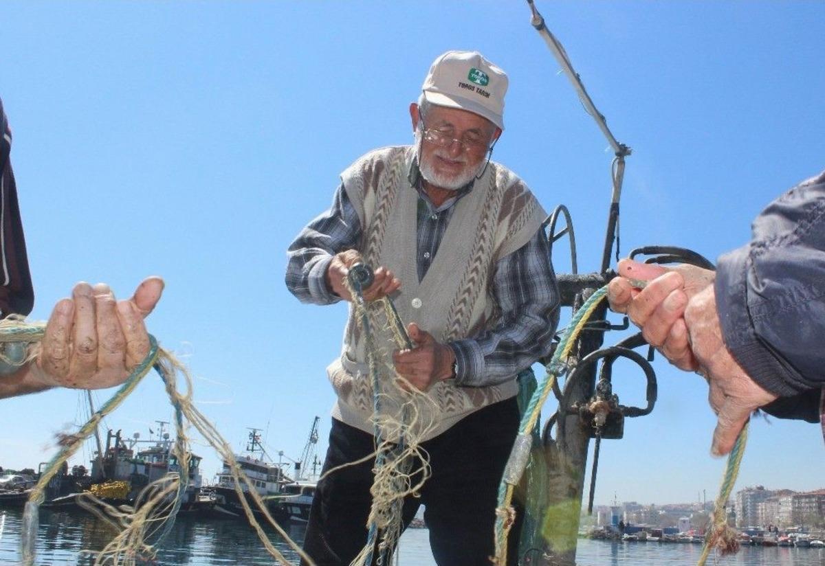 (&ouml;zel Haber) 50 Yıldır Ekmeğini Denizden &Ccedil;ıkarıyor