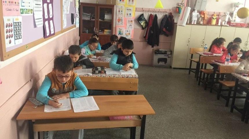Hisarcık&rsquo;ta &rsquo;al G&ouml;t&uuml;r, Oku Getir&rsquo; Konulu Kitap Okuma Yarışması Finalleri