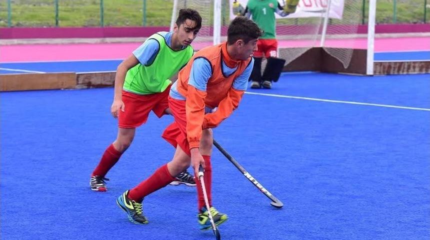 U16 Erkekler Hokey Milli Takım Kampı Osmaniye&rsquo;de Başladı