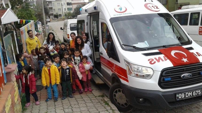 Anaokulu &Ouml;ğrencilerine Ambulans Tanıtıldı