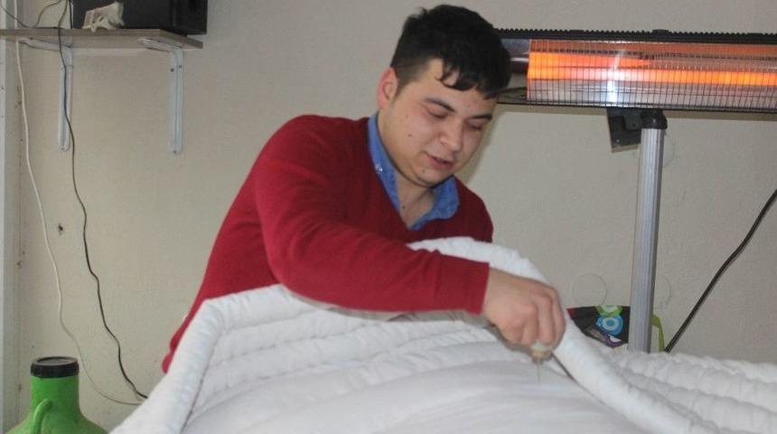 Aydın&rsquo;ın En Gen&ccedil; Yorgancısı Teknolojiye Meydan Okuyor