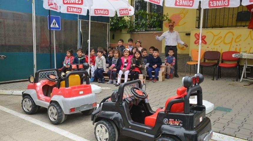 Minik &Ouml;ğrencilere &Ouml;zel Trafik Eğitimi