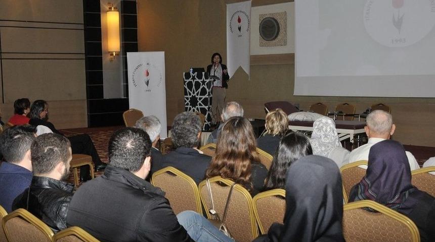 S&uuml;&rsquo;de Parkinson Hastalığı Anlatıldı