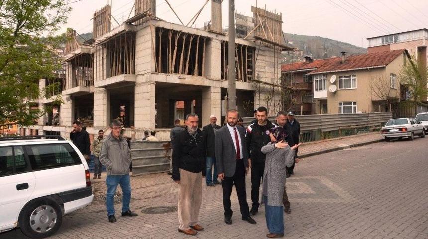 İzmit Belediyesi Mahalle İnceleme Gezileri Devam Ediyor