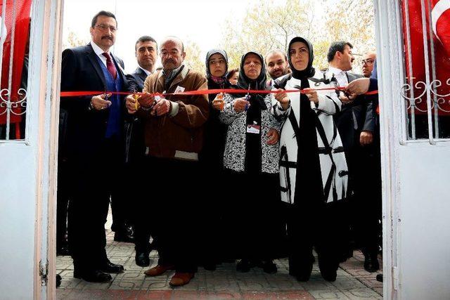 Şehit Polisin Adı Keçiören’de Mezun Olduğu Okula Verildi