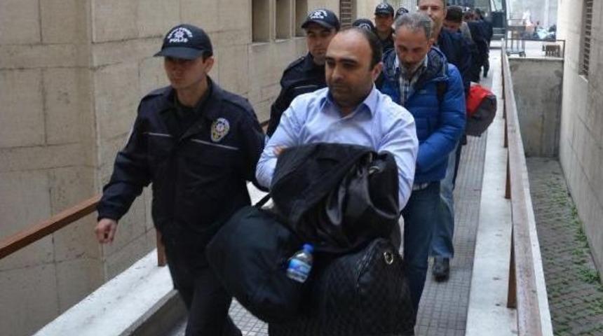 Bursa'da 13 Fet&ouml; Ş&uuml;phelisi Adliyede