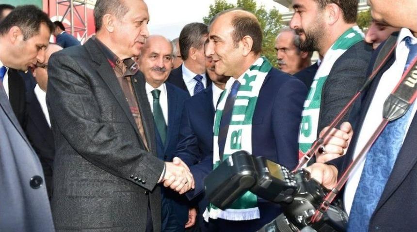 Başkan Edebali&rsquo;nin Cumhurbaşkanı Erdoğan İ&ccedil;in Okuduğu Şiir Tıklanma Rekorları Kırıyor