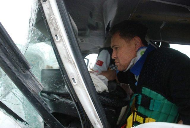 Tokat’ta Trafik Kazası: 16 Yaralı 1